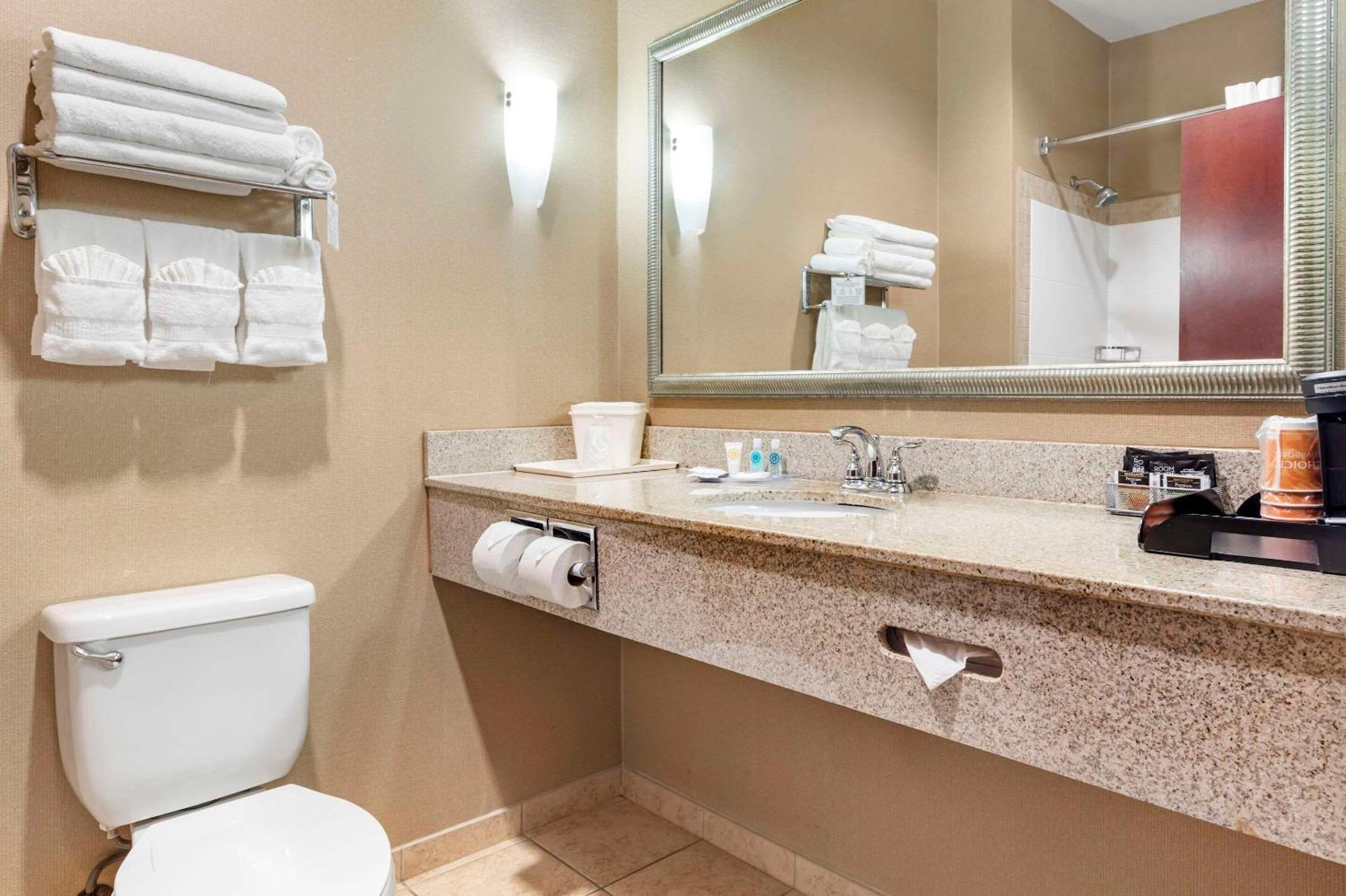 Comfort Suites Палестін Екстер'єр фото