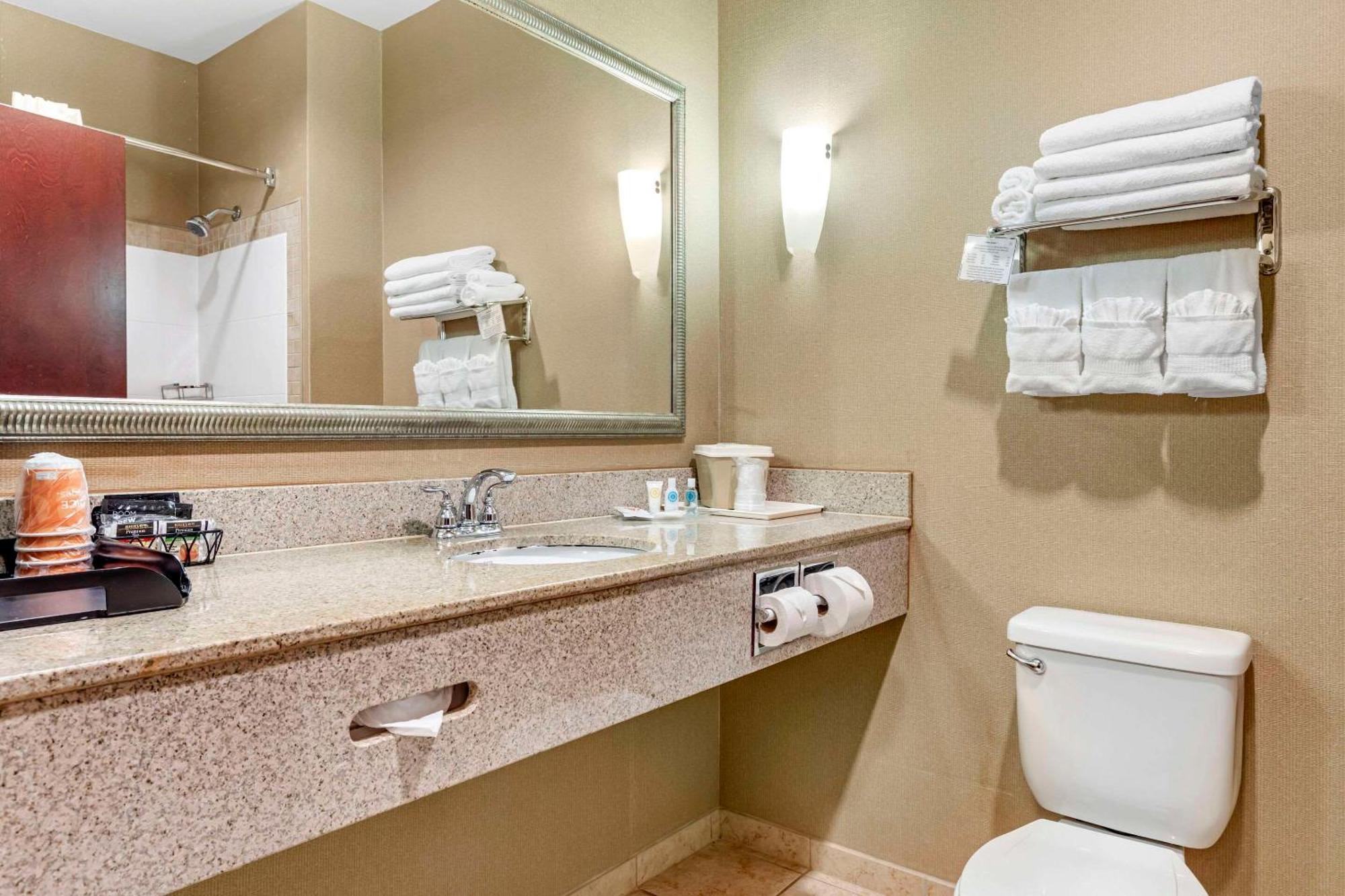 Comfort Suites Палестін Екстер'єр фото